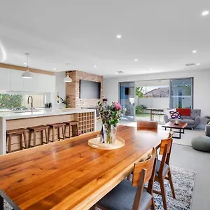 Holiday home Modern 3 Bedroom In Fulham, Henley Beach South