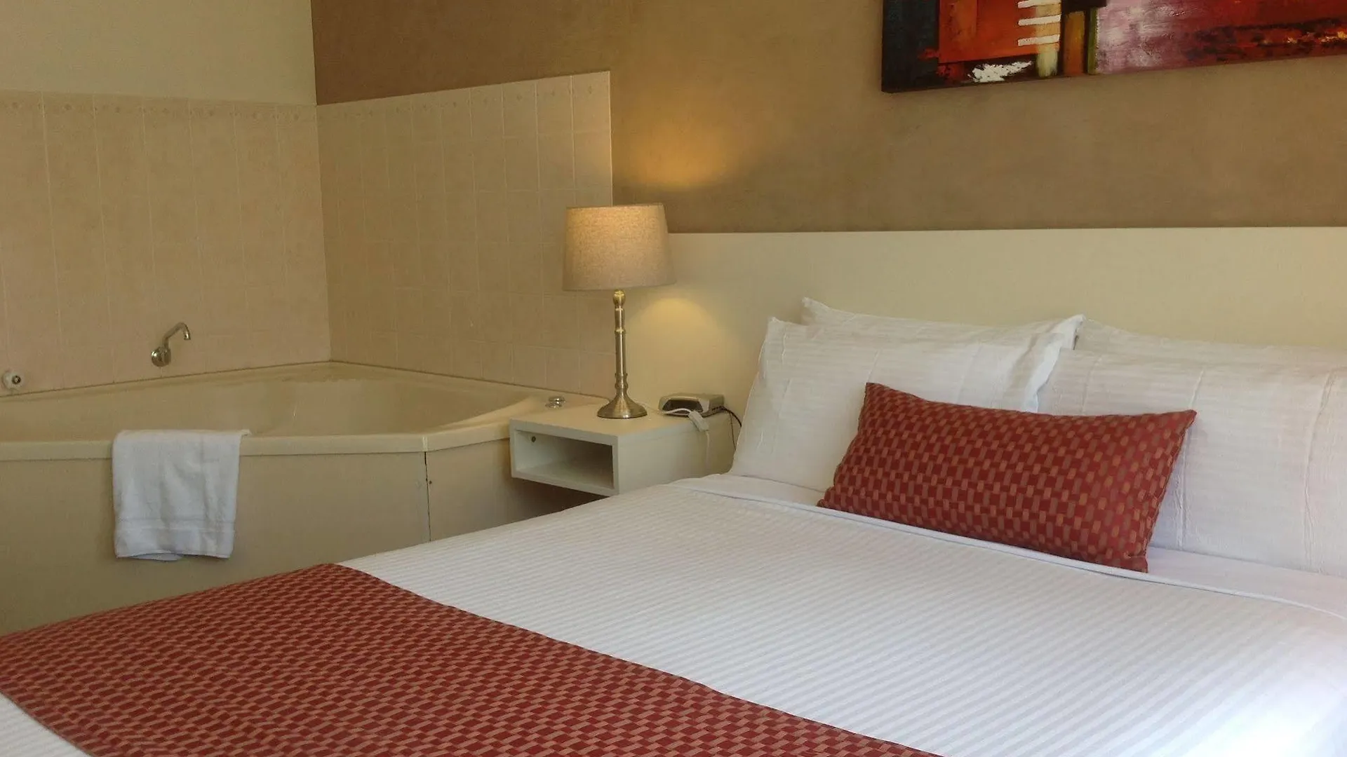 Econo Lodge Dockside Glenelg Adelaide